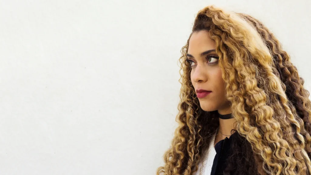 Highlights and Curls in Blond