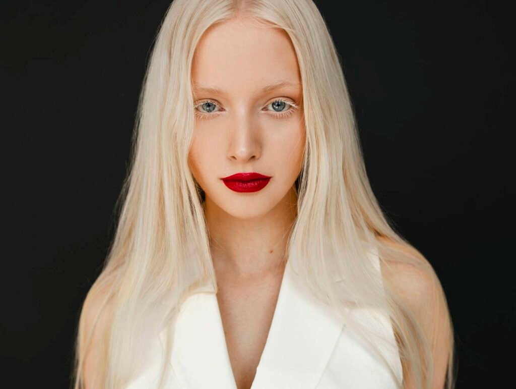 21 Light Summer Hair Color Ideas 10 Champagne Blonde Ashy