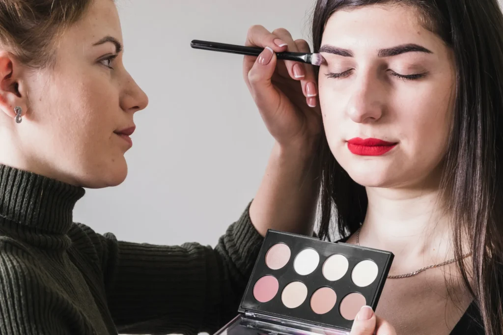 Line up the eyes makeup