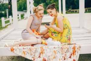 Choose Season Prints and Color that Agree with Summer for gril dress