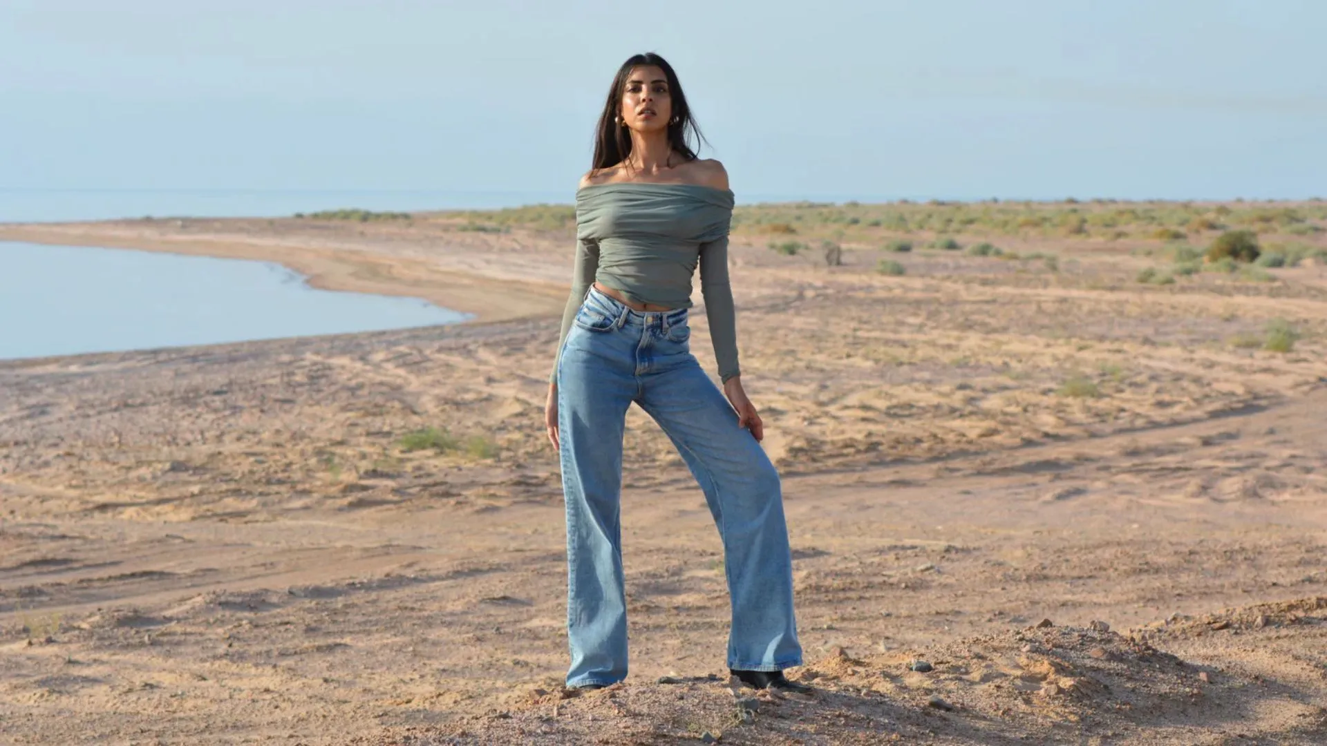 Wide-Leg Jeans: Great Trend That Redefines Style