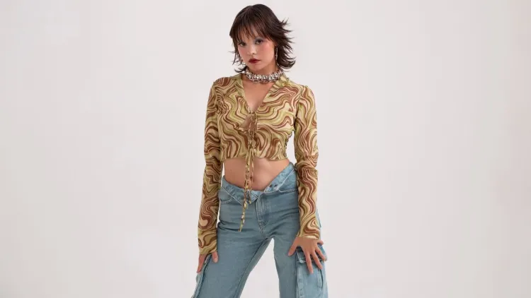 Why Outfits of the 2000s are Trending Once Again