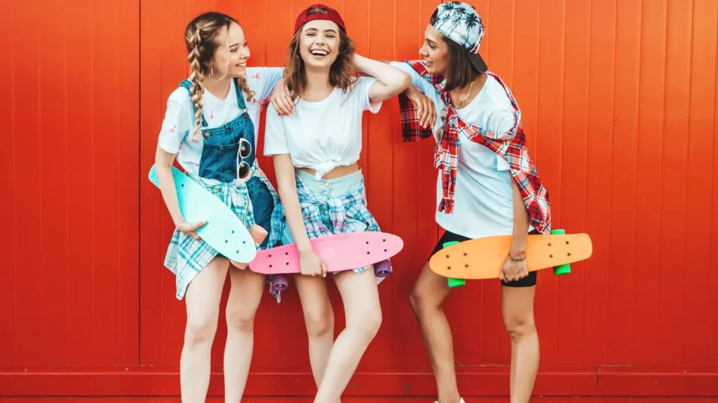 Best iconic outfits of the 1990s by women