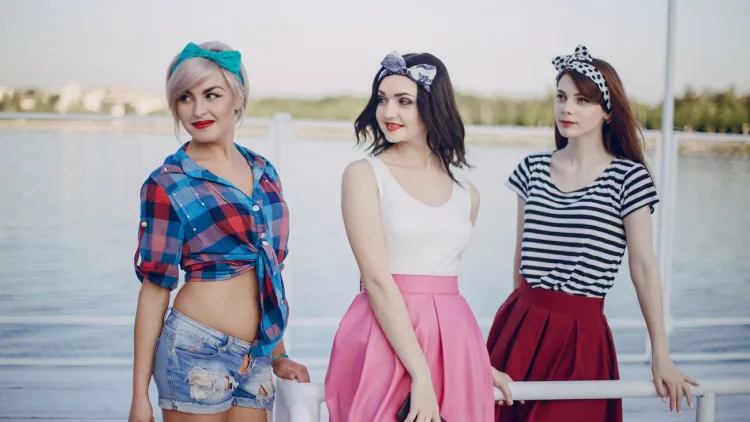 What Are Retro Outfits?